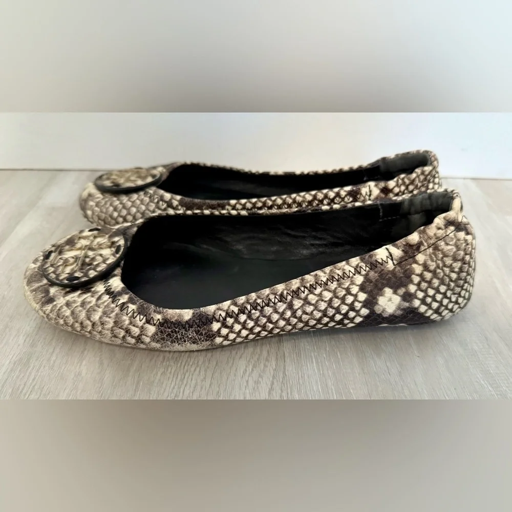 Tory Burch Minnie Travel Ballet Flats Snakeskin Print Logo Detail Women sz 7.5